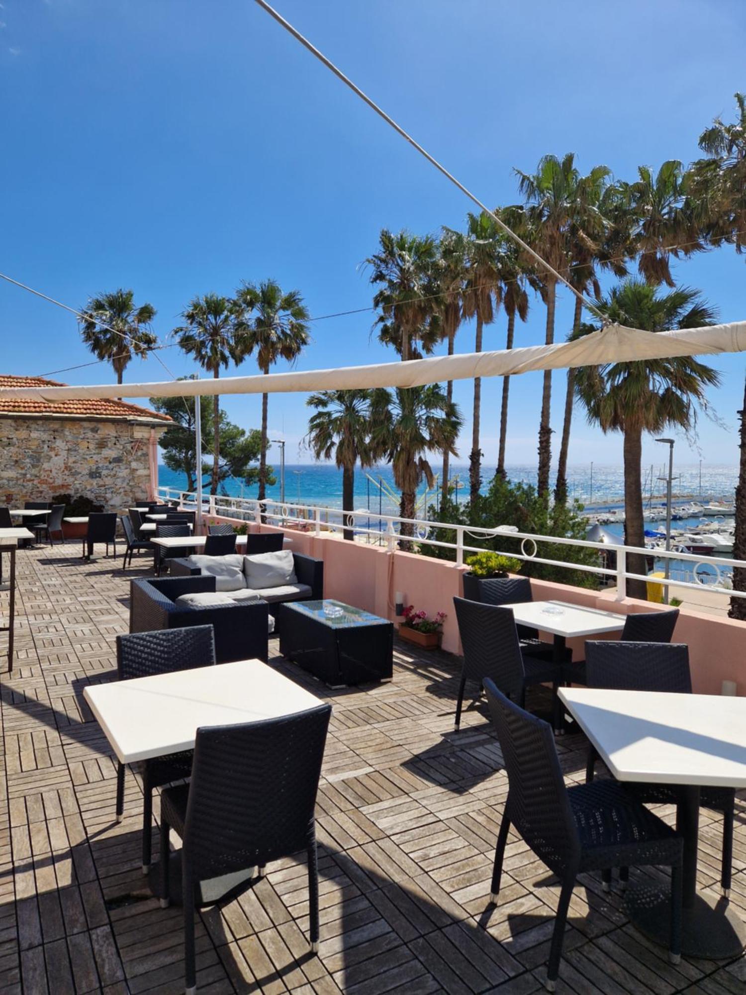 Hotel Vela Bianca H&R Diano Marina Exterior foto