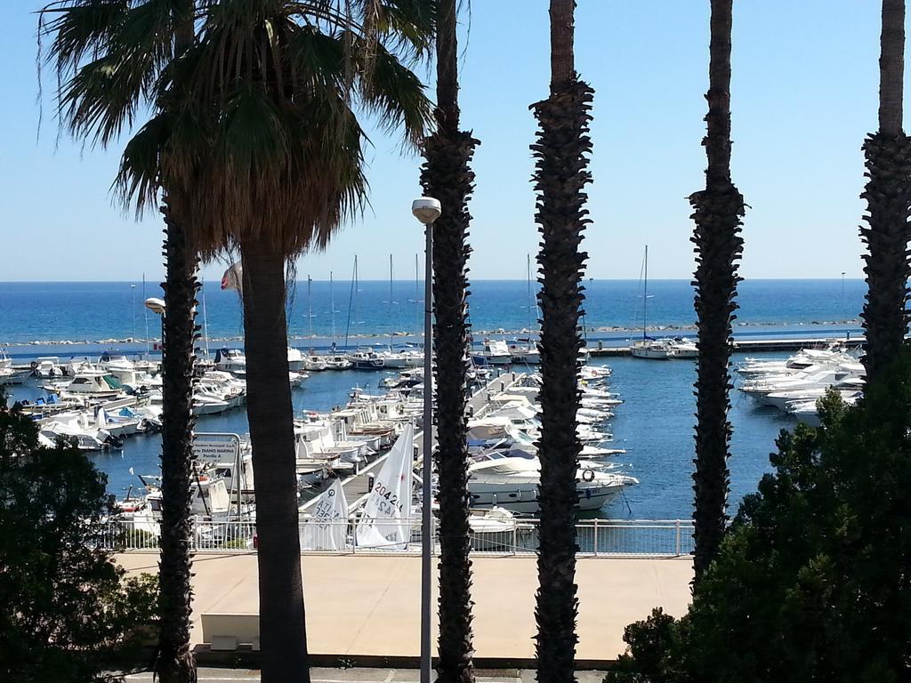 Hotel Vela Bianca H&R Diano Marina Exterior foto